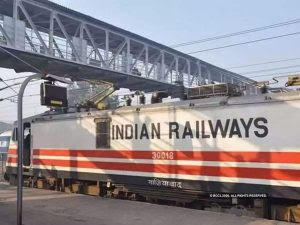 भारतीय रेलवे ने पहले हाई राइज OHE पर 1 डबल स्टैक कंटेनर ट्रेन का किया सफलतापूर्वक संचालन |_40.1