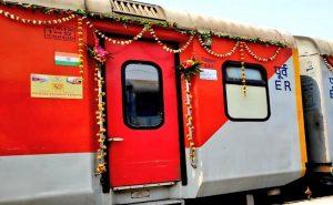 भारत के रेलवे मानचित्र में शामिल हुआ मणिपुर, राज्य में पहुँची पहली यात्री ट्रेन |_20.1