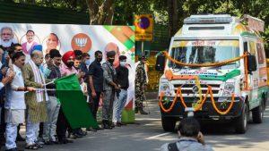 गृह मंत्री अमित शाह ने 'मोदी वैन' को हरी झंडी दिखाई |_40.1