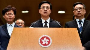 हांगकांग के अगले मुख्य कार्यकारी के रूप में निर्वाचित हुए जॉन ली का-चिउ |_20.1