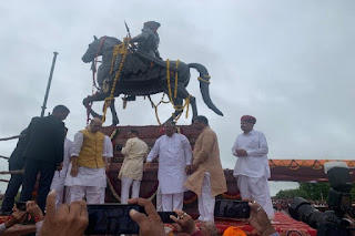 रक्षा मंत्री राजनाथ सिंह ने किया वीर दुर्गादास राठौड़ की प्रतिमा का अनावरण |_40.1