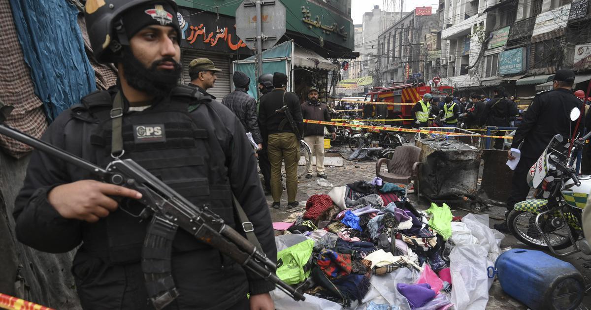 Taliban Terrorist Attack in Pakistan, 5 Terrorists, 3 Soldiers Dead_40.1