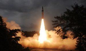 India conducts successful night trial of nuclear-capable Prithvi-2 missile_4.1