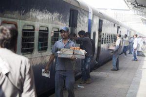 भारतीय रेलवे ने सामान्य श्रेणी के यात्रियों के लिए लॉन्च किया ₹ 20 इकोनॉमी मील मेनू |_3.1