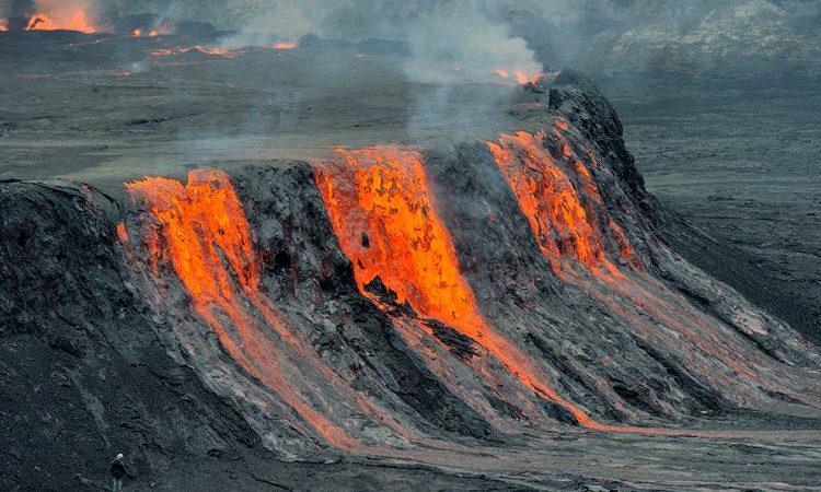 Mount Nyiragongo erupts in the Republic of Congo | কঙ্গো প্রজাতন্ত্রের নায়েরাগঙ্গো বিস্ফোরিত হয়েছে_2.1
