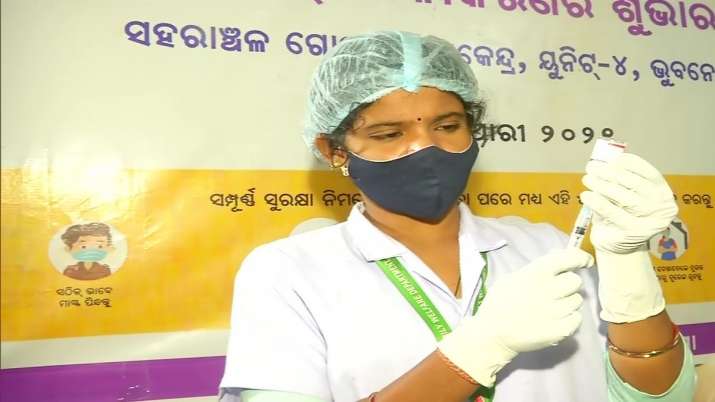 Bhubaneswar becomes first Indian city to vaccinate 100% against COVID-19 | कोव्हीड -19 विरुद्ध 100% लसीकरण करणारे भुवनेश्वर हे पहिले भारतीय शहर 