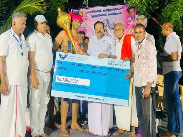 লাভাংশু শর্মা 'ভারত কেশরী কুস্তি দঙ্গল' জিতেছেন