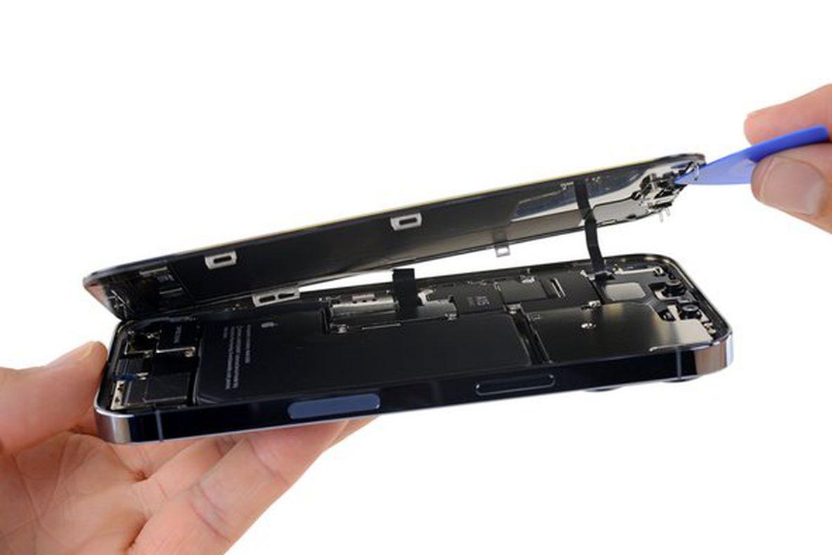 World’s First ‘Right To Repair’ Law For Digital Electronics Passed by New York Legislature