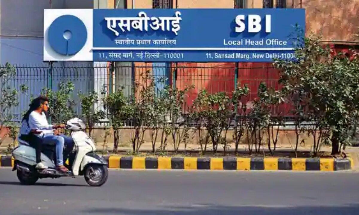 State Bank of India (SBI) hit market capitalization of Rs 5 trillion in BSE