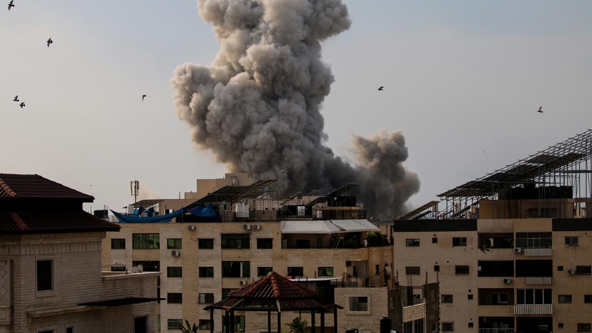 Israel imposes total siege on Gaza_80.1