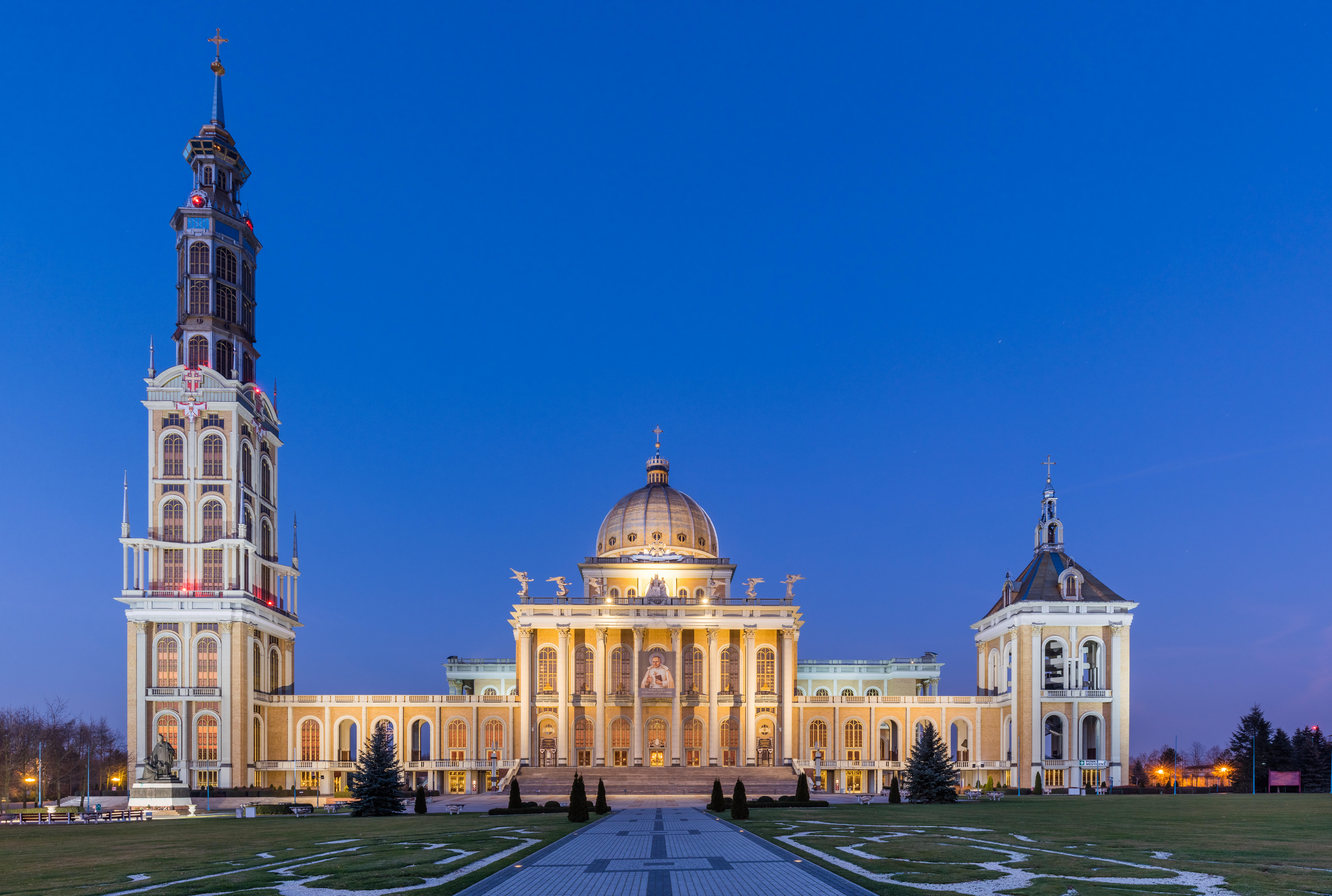Basilica of Our Lady of Licheń - Wikipedia