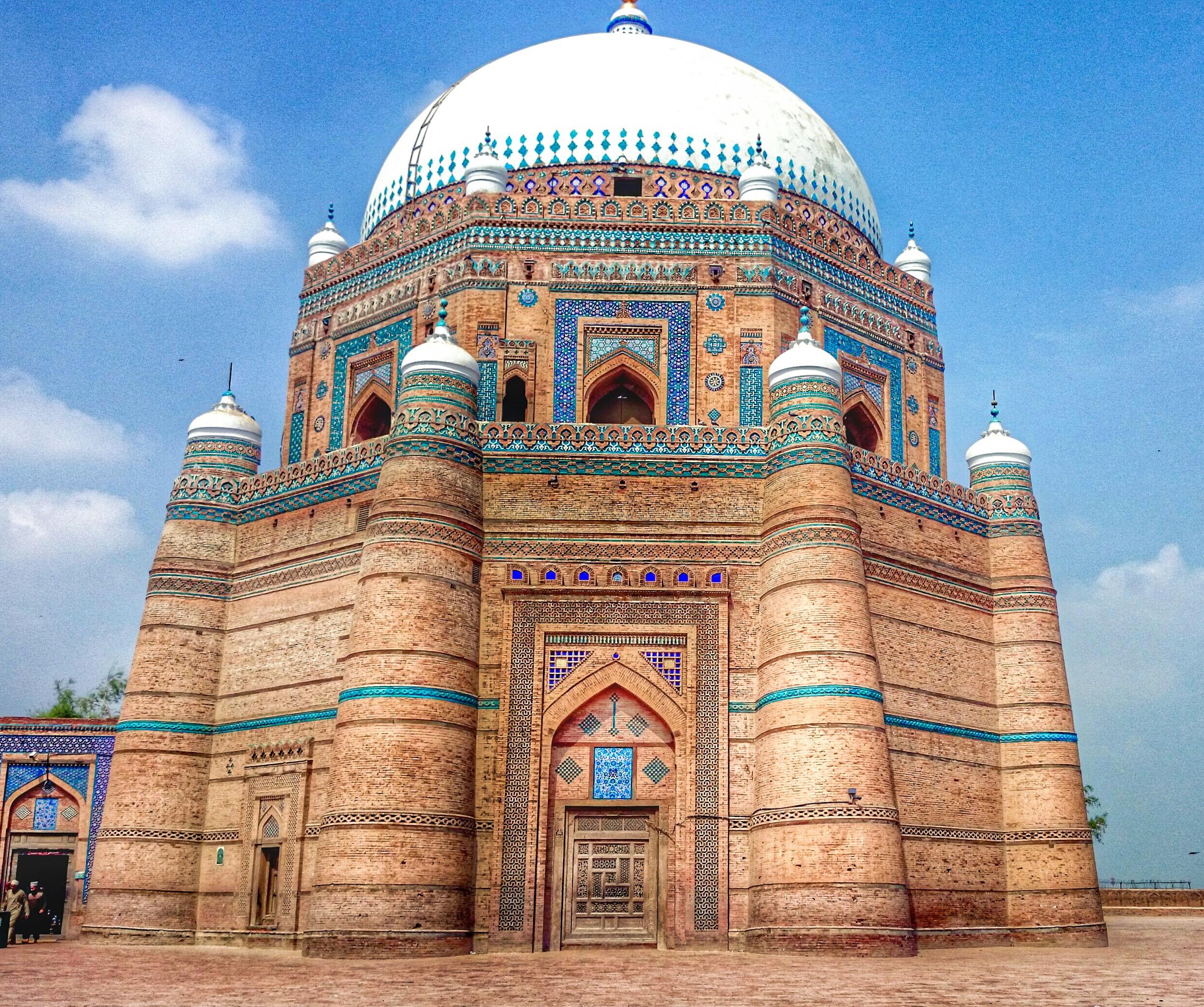 Delhi Sultanate Architecture: A Blend of Indian and Islamic Styles