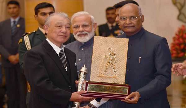 President Conferred Gandhi Peace Prize For 2015 To 2018 He died in the month of january 2020. president conferred gandhi peace prize