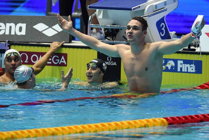 Kristof Milak breaks the Phelps record in 200m butterfly stroke_40.1