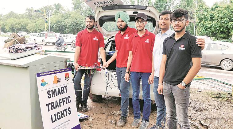 Mohali gets first 3-D traffic signal_40.1