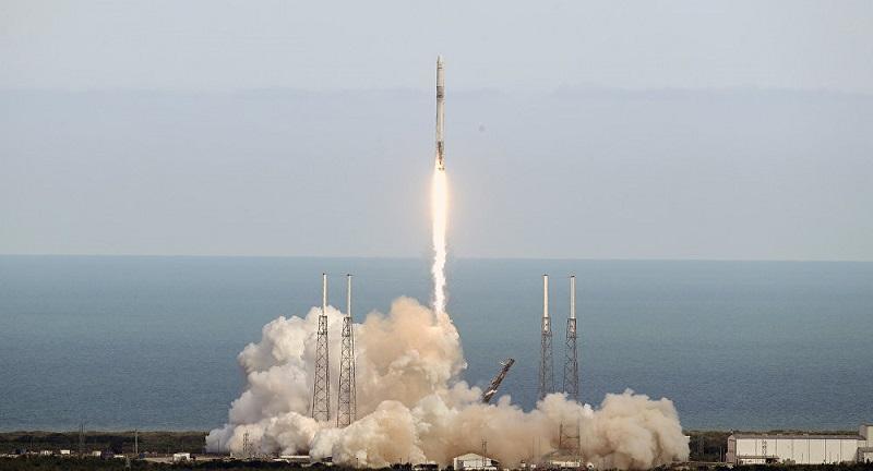 SpaceX launches Falcon 9 loaded with Israel's AMOS-17_40.1