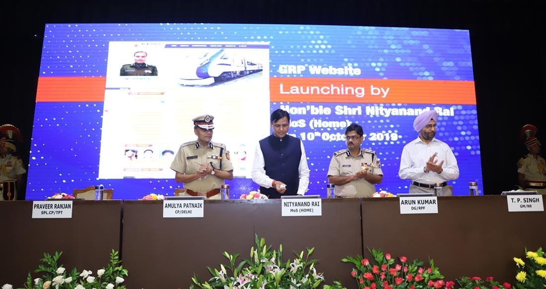 Railway police's website & mobile app "Sahyatri" launched_40.1