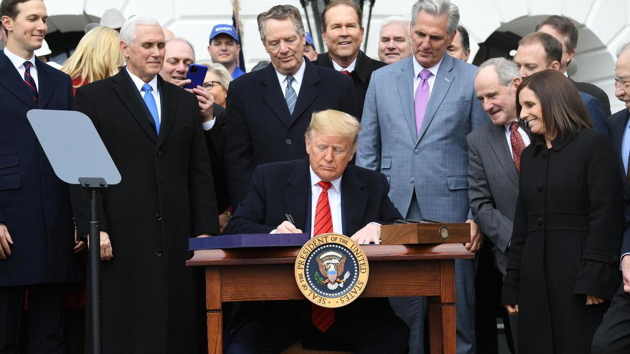 President Trump inks USMCA North American trade deal_40.1