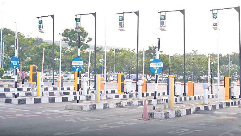Hyderabad Airport gets India's 1st contactless car parking_40.1