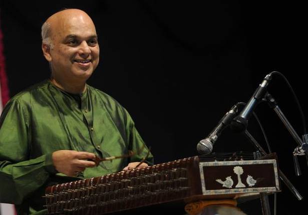 Pt Satish Vyas conferred Tansen Samman at the World Music Festival_50.1