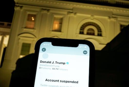 Twitter deletes new Trump tweets on @POTUS, suspends campaign account_50.1