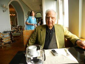 Indian American writer Ved Mehta passes away_4.1