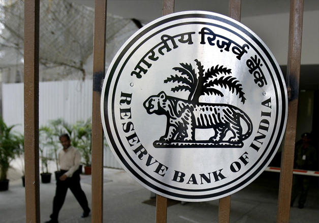 RBI slaps penalty of Rs 2 crore on Standard Chartered Bank_50.1