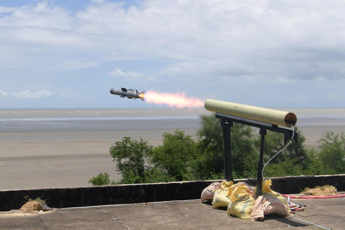 India successfully test fires Helina, Dhruvastra anti-tank guided missiles_40.1