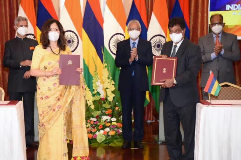 India signs trade deal, $100 million defence agreement with Mauritius_30.1