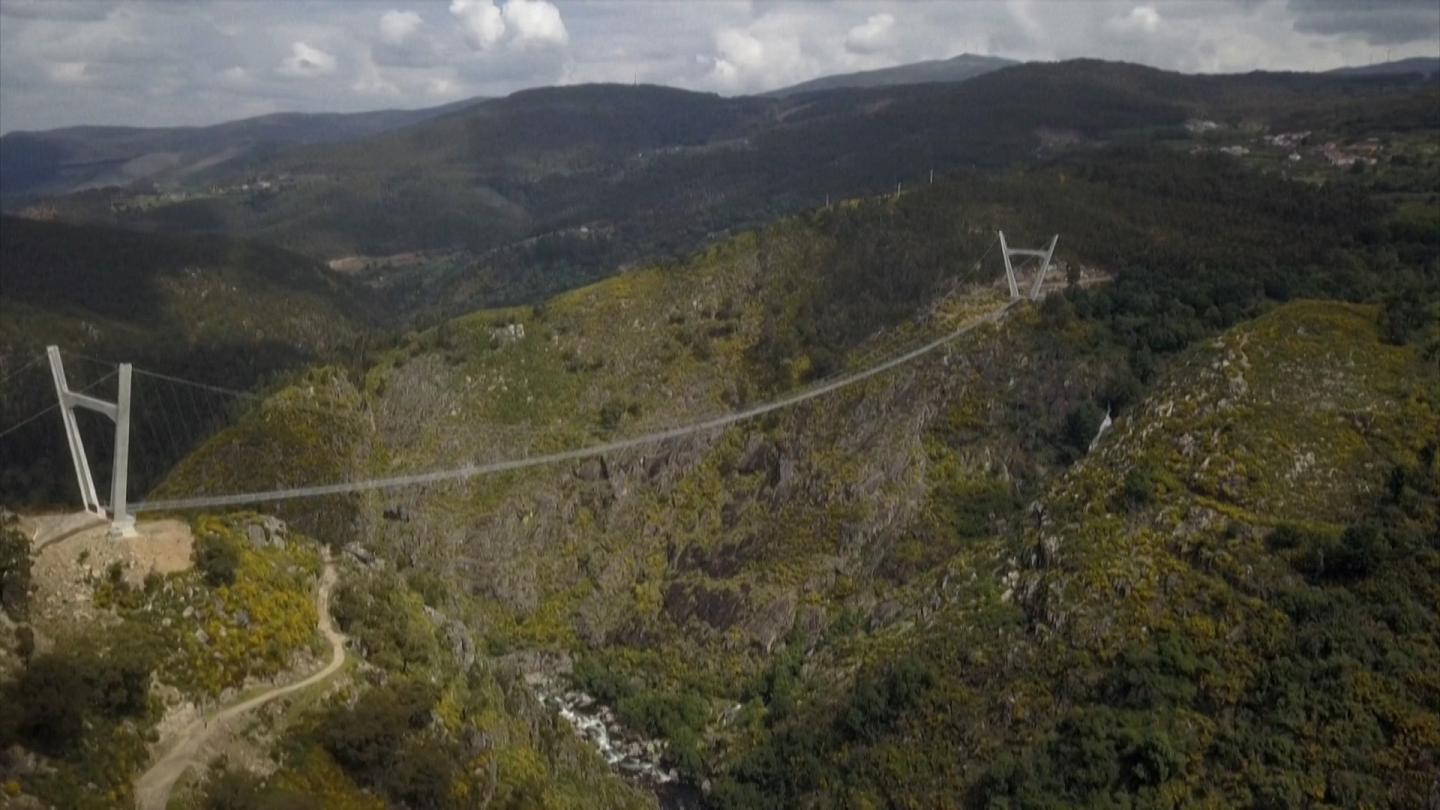 The World's Longest Pedestrian Bridge Opens in Portugal | पोर्तुगालमध्ये जगातील सर्वात लांब पादचारी पुल उघडला_30.1