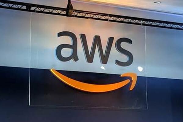 Axis Bank tie-up with AWS for powering digital banking services_40.1