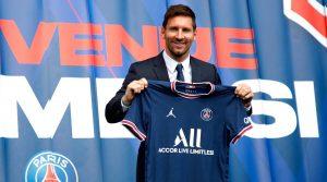 Messi signs for Paris St Germain after leaving Barcelona_4.1