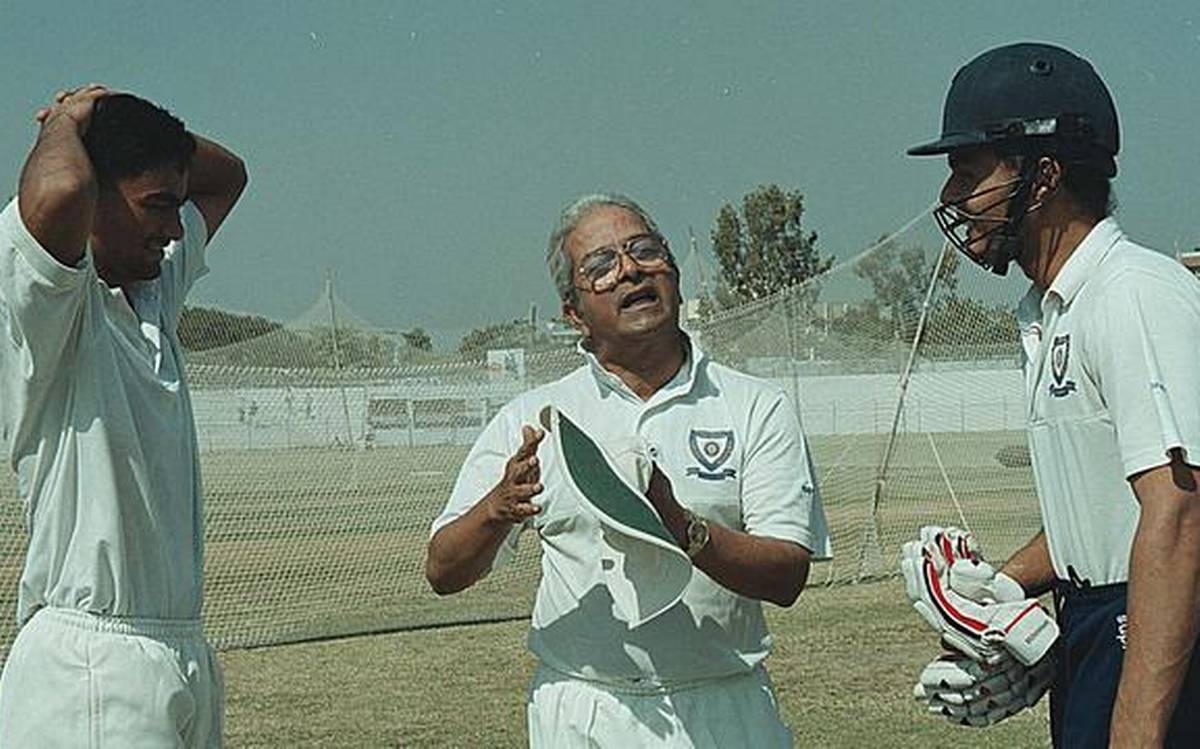 Renowned cricket coach Vasoo Paranjape passes away_40.1