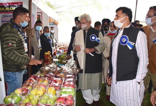 Agriculture Minister inaugurated "Apple Festival" in Jammu and Kashmir_40.1