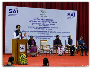 Union Sports Minister Anurag Thakur confers SAI Institutional Awards_4.1