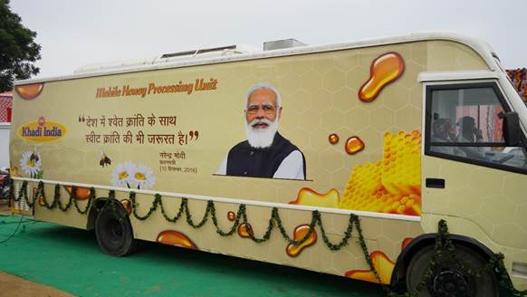KVIC launched India's first Mobile Honey Processing Van2022_40.1