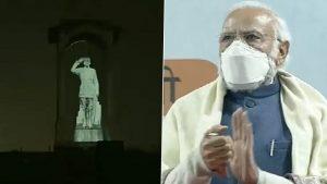 PM Narendra Modi unveils hologram statue of Netaji Subhas Chandra Bose_4.1