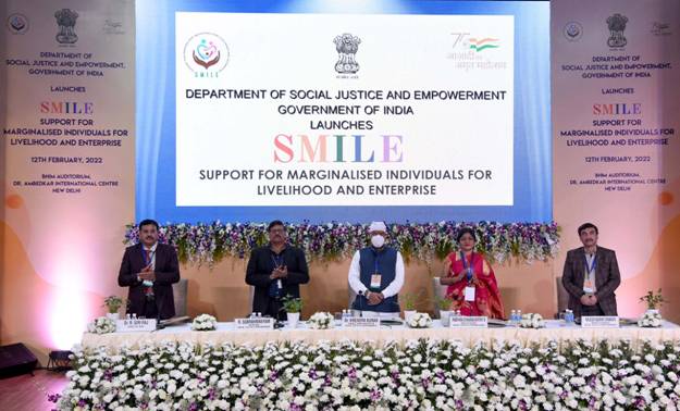 Smile Scheme: Centre Launches 'Smile' Scheme For Transgender Community &Amp; Beggars_40.1