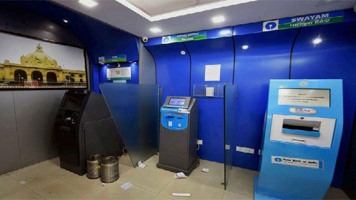RBI has extended the deadline for banks to utilise lockable cassettes in ATMs by a year_40.1