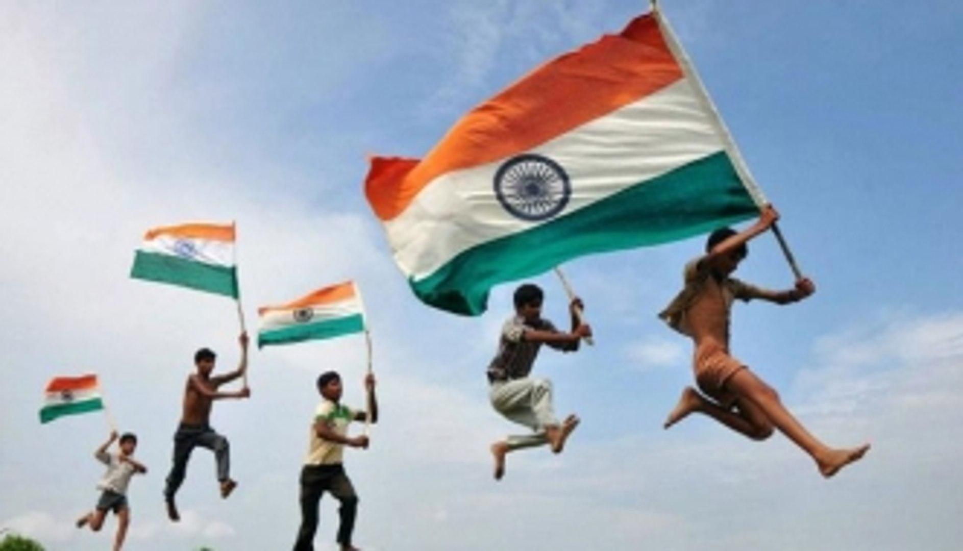 India made Guinness Record for synchronic Waving of More than 78,000 National Flags_50.1