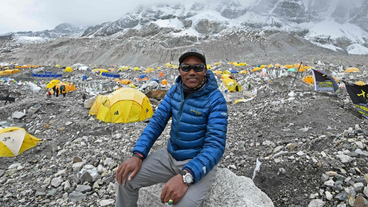 Nepal's Kami Rita Sherpa climbs Mount Everest for 26th time_40.1