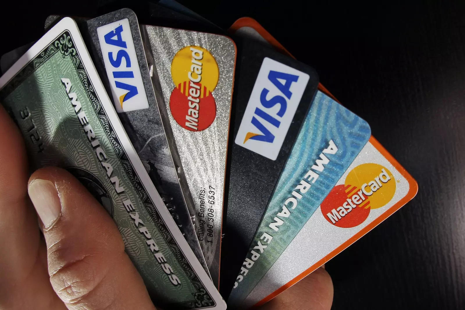 HDFC leads credit card market while SBI tops chart in debit card market_40.1