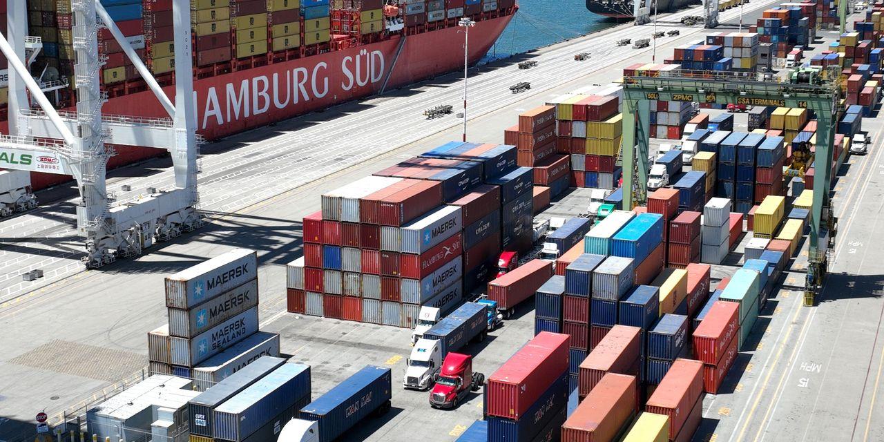 Trade Deficit widens to record $26.1 Billion in June_40.1