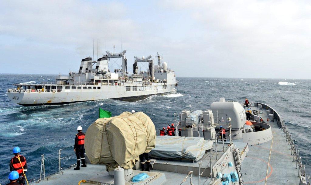 India Navy and France Navy conducted exercise in the Atlantic Ocean_40.1