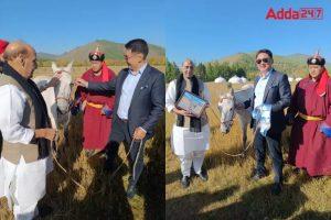 Mongolian President Ukhnaagiin Khurelsukh gifts horse 'Tejas' to Rajnath Singh_4.1