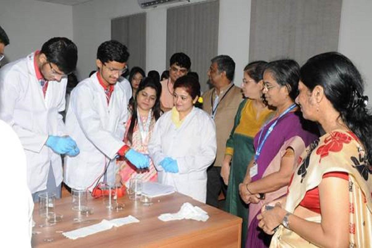 Royal Society of Chemistry and CSIR collaborated for chemistry in Indian schools_50.1