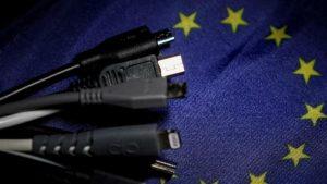 EU parliament approved adoption of world's first single charger rule_4.1