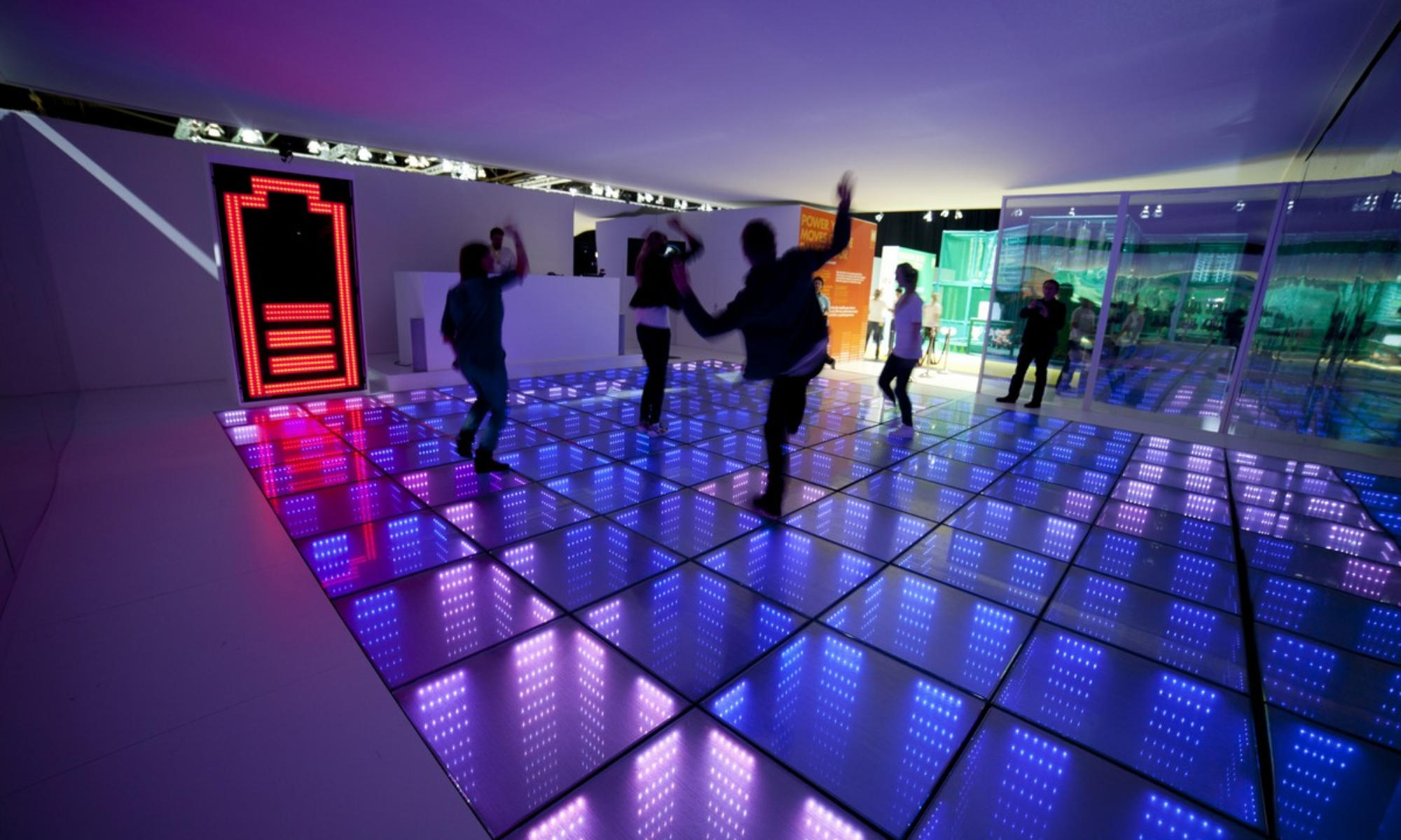 Govt organizes "Dance to Decarbonize" event to generate power by dance floor_50.1