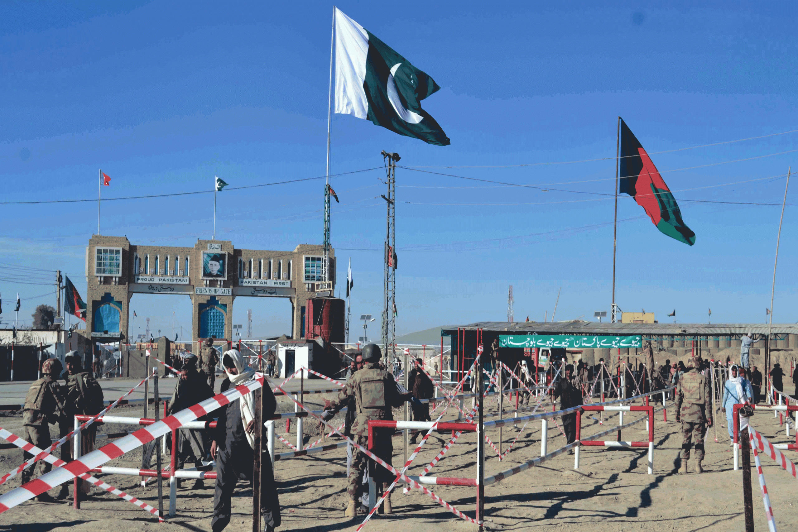 Trade resumes as Pakistan, Afghanistan reopen Torkham crossing_40.1