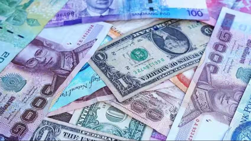 India's forex reserves fall $2.40 billion to 3-month low of $560 billion_50.1
